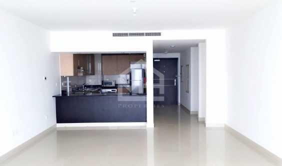 Vacant High Floor 2 Bedrooms In Luxurious Sky Tower