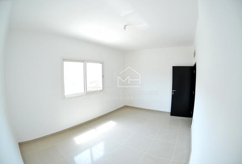 Investment Wise 2 Bedrooms Apartmentw Rental Back