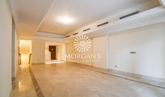 3 Bedrooms Townhouse Vacant Now Private Pool