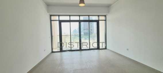 Spacious BRight 1 5 Bathrooms Tenanted in Dubai