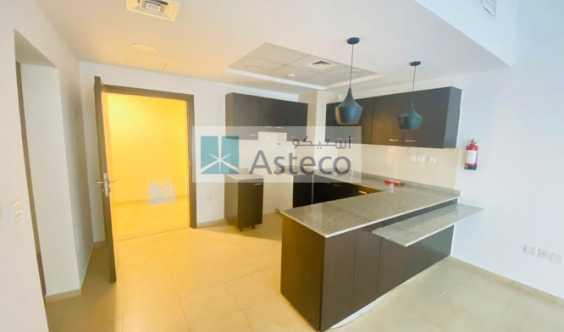 Mid Rise Building Huge Layout Spacious Unit