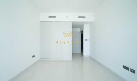 Sea Facing Unit Ready To Move 01 Unit in Dubai