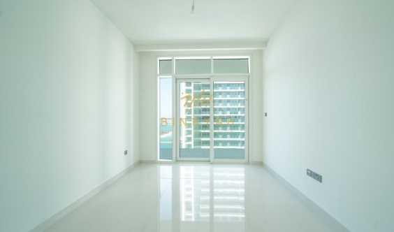 Sea Facing Unit Ready To Move 01 Unit in Dubai