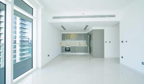 Sea Facing Unit Ready To Move 04 Unit in Dubai