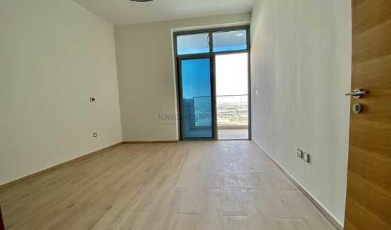 Rented Unit Metro Acess BRand New Prime Location