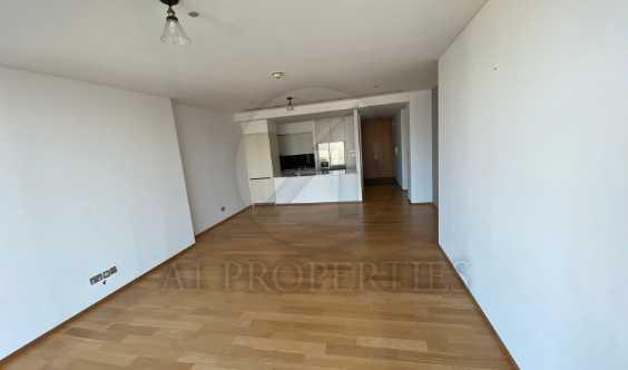 Vacant Middle Unit Balcony High Floor Upgraded