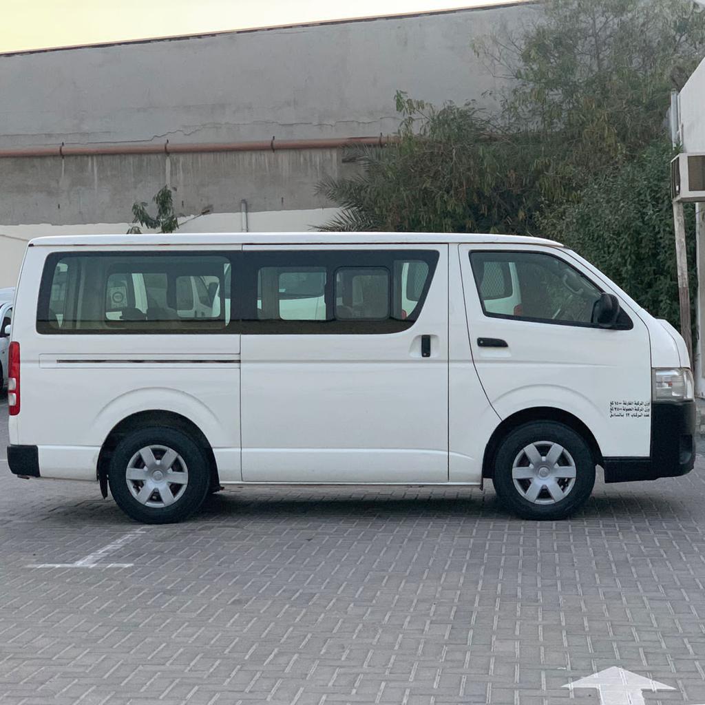 Hiace Passenger 2014 for Sale in Dubai