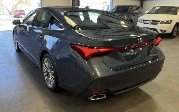 Toyota Avalon Limited 2022 For Sale in Dubai