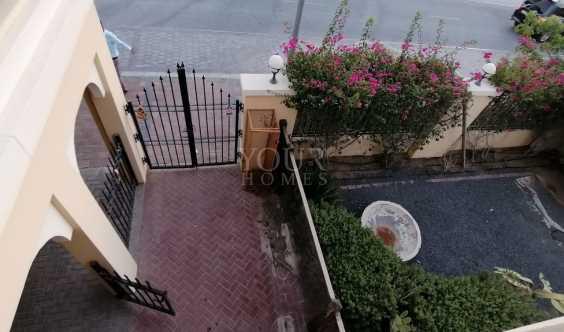 Wonderfully Maintained Ready To Move Villa