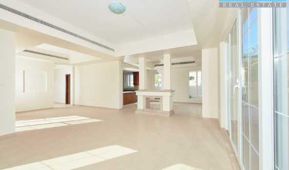 Amazing Deal 3 Bedrooms Villa With Garden Ready To Move In