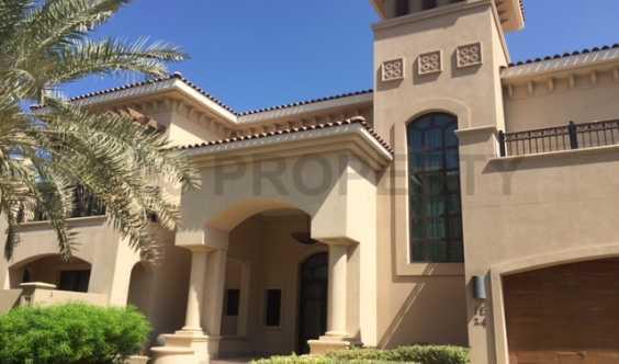 Upgraded Villa Outstanding Quality Amazing Location