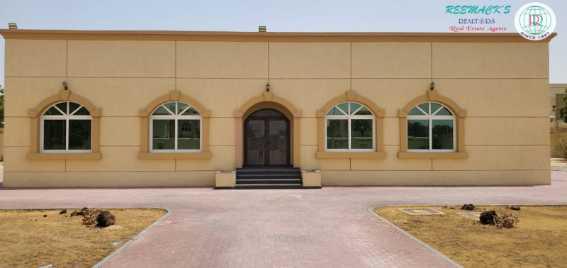 Spacious 5 Bedrooms Single Storey Villa In Juraina Area