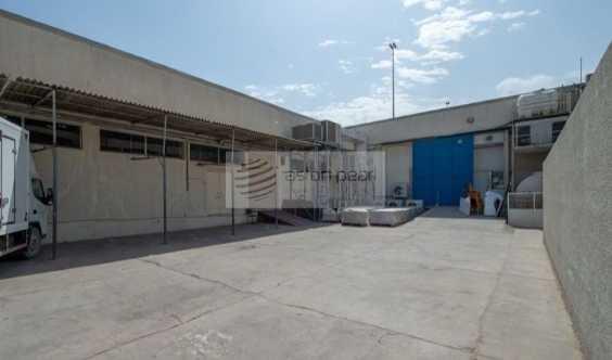 Vacant Clean Warehouse In Deira Open Shed No Tax