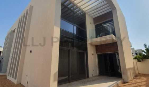 Ready To Move In 4 Bedrooms Villa In Yas Island Single Row