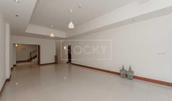 3 Bedrooms Townhouse Maids Private Garage in Dubai