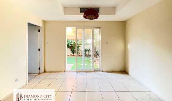 Lovely 4m Villa Low Maintenance Garden in Dubai