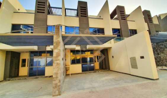 Luxury BRand New 4 Bedrooms Townhouse For Rent