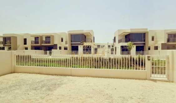 Back To Back End Unit Available End Of Jan