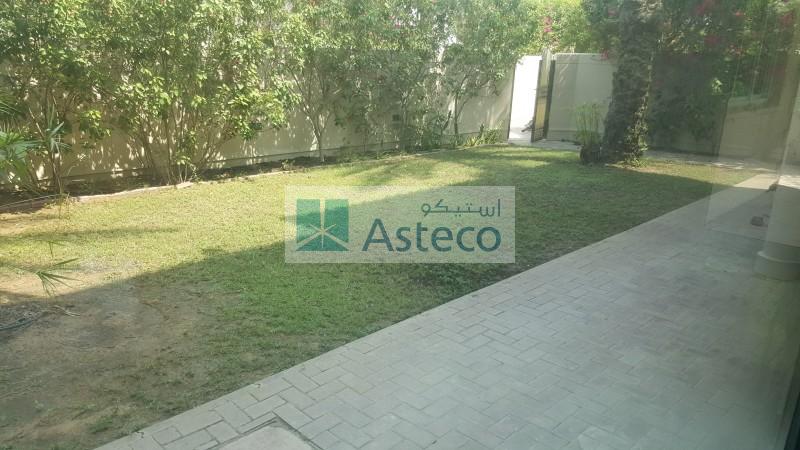 Private Garden Compound Villa Inear Community Park