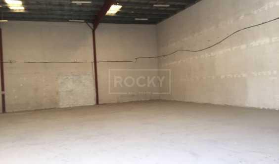 Spacious Warehouse 63kw Power In Dip