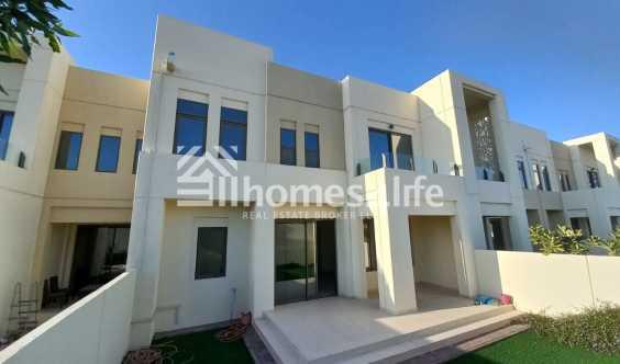 Spacious BRight Private Backyard to Rent in Dubai