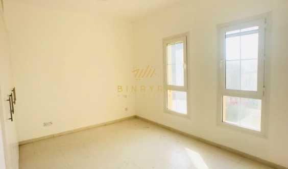 Type 4e Unfurnished Close To Pool Vacant in Dubai