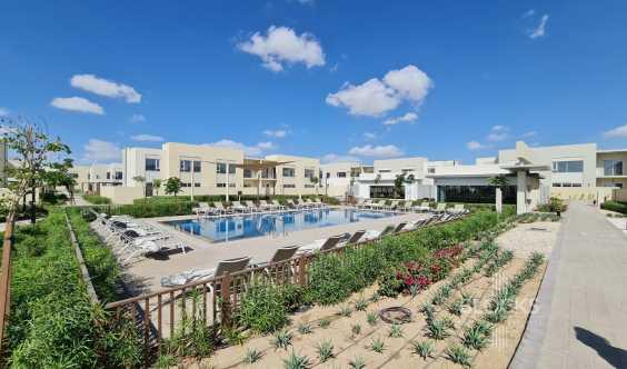 BRand New Single Row 2 Bedrooms Townhousew Garden