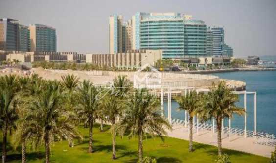 Luxury And Comfort 4mbeach Villa In Al Raha