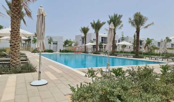 Vacant Ready To Move 3 Bedrooms Mopp Pool And Park Vastu Unit
