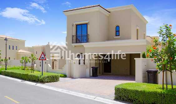 Vacant Spacious Immaculate Great Deal in Dubai