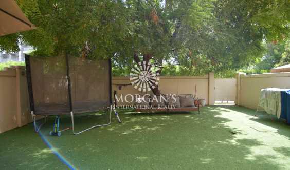 Single Row Close To Pool Exclusive Spacious