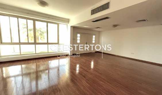 Comfortable Family Villa Close To Canal And Beach