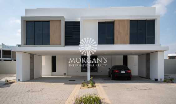 Newly Handed Over With Huge Plot Size in Dubai