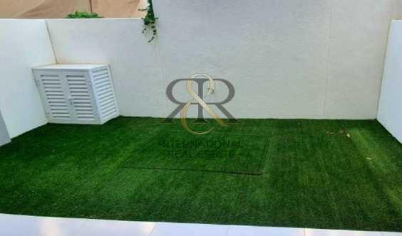 Fully Furnished Vacant And Ready 3 Bedrooms Townhouse