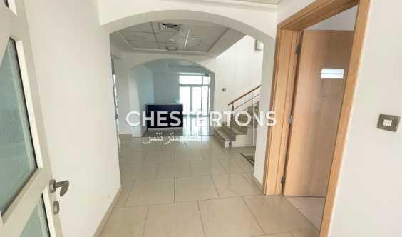 Commercial Villa Excellent Location Contemporary Finished