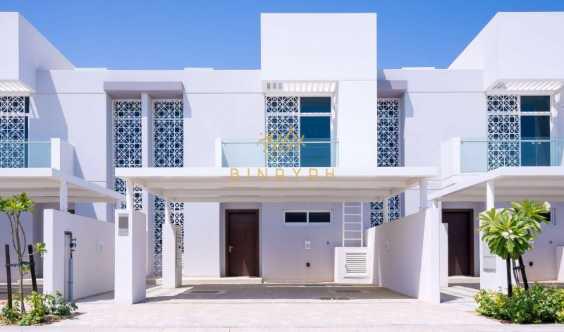 Good Deal Single Row Vacant 3 Bedrooms Maids