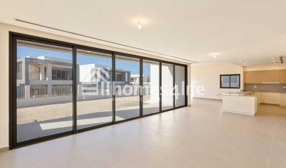 Available March 1st 5 Bedrooms Maids Type E5