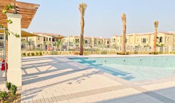 3 Bedrooms Maids Corner Unit Single Row in Dubai