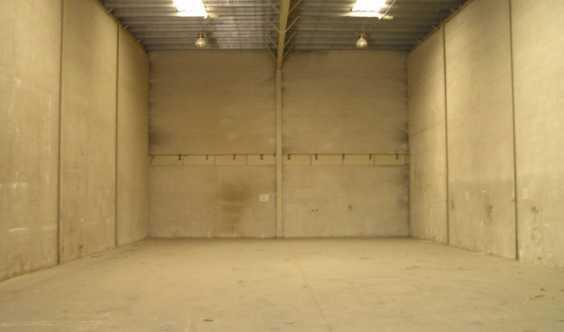 3900sqft Warehouse Available In Industrial Area 13