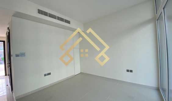 BRand New Hot Deal Unfurnished Townhouse In Very Low Rent