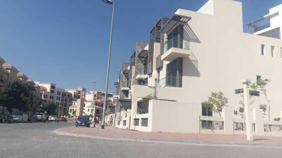 BRand New And Luxury Th With Modern Finishing