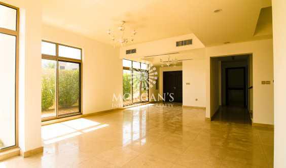 Beautifully Maintained And Landscaped Garden