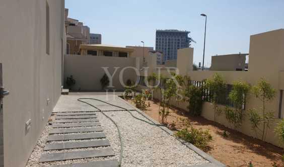 Luxurious House In Jvc On Adorable Price