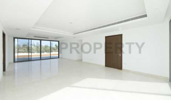 Golf View BRand New Villa With Large Garden