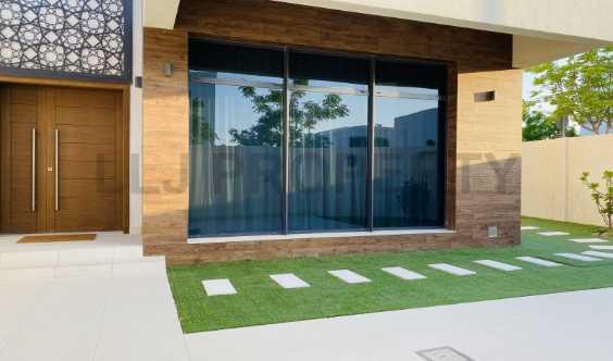 Spacious Corner Villa Type T1 Landscapped Garden