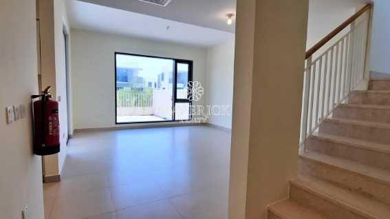 Modern 3 Bedrooms Villa Maids R Single Row Park View