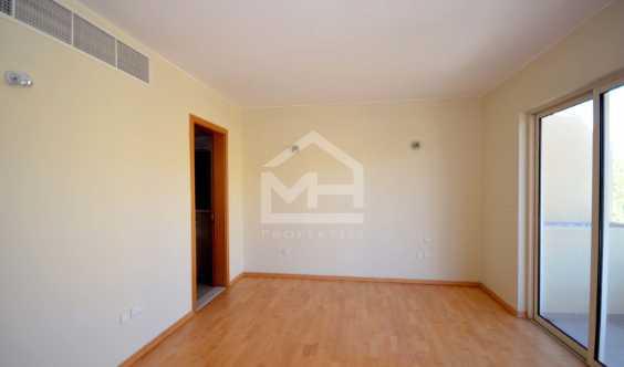 Elegant Huge 4mw Private Garden In Raha Gardens