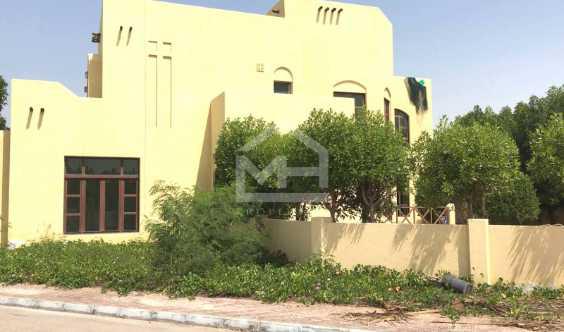 Elegant Huge 5 Bedrooms Mw Private Pool in Dubai