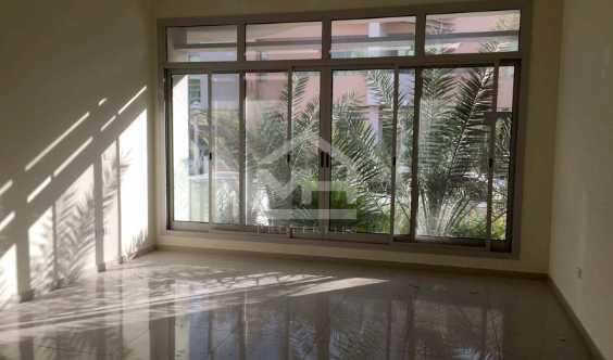 5mstoragew Garden And 2 Cars Parking in Dubai