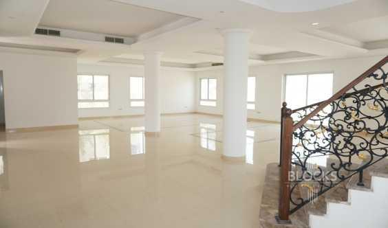 Spacious Villa 6 Bedrooms With Maid Room in Dubai